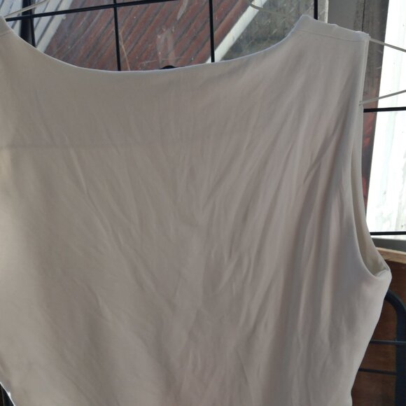 ZARA W/B COLLECTION WHITE SLEEVELESS TOP TANK ROUND NECK SIZE MEDIUM - Picture 8 of 9